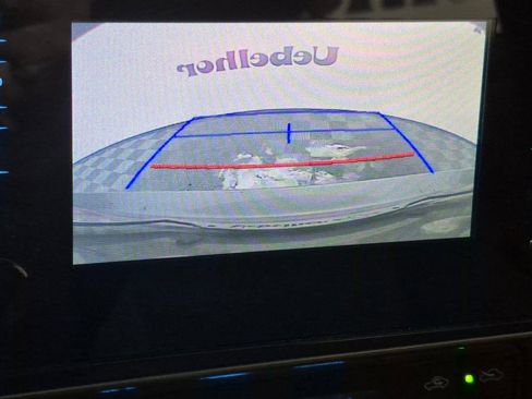 Used 2018 Toyota Corolla L image 19