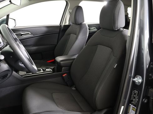 Used 2023 Kia Sportage LX image 29