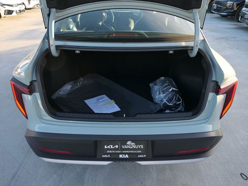 New 2025 Kia K4 LXS image 21