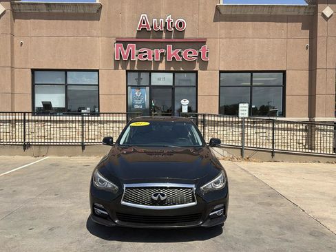 Used 2017 INFINITI Q50 3.0t Premium RWD image 2