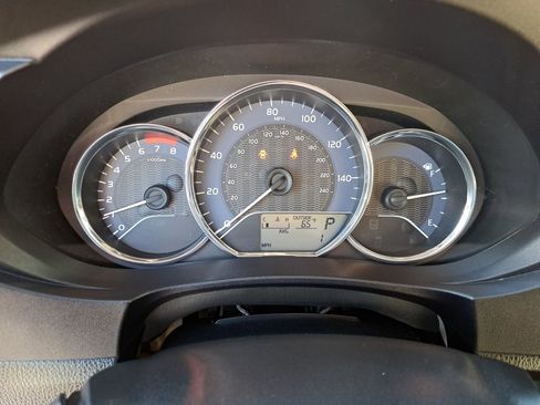 Used 2014 Toyota Corolla LE image 19