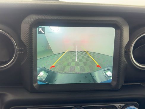 Used 2020 Jeep Gladiator Overland w/ Popular Equipment Package image 23