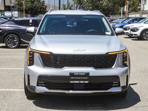 Certified 2025 Kia Sorento EX AWD/4WD image 3