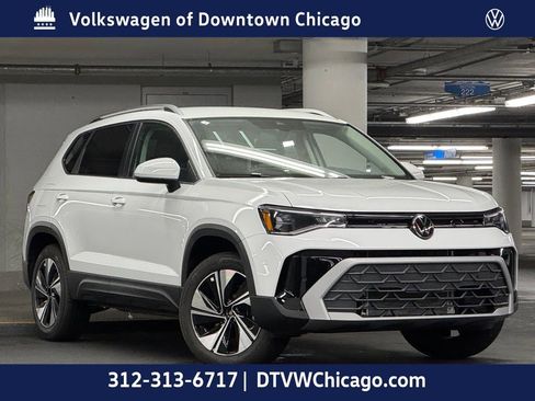 New 2025 Volkswagen Taos SE image 2