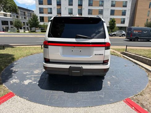 Used 2025 Lexus GX 550 w/ Cold Area Package AWD/4WD image 9