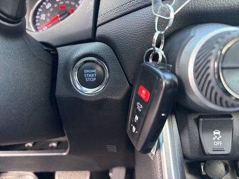 Used 2020 Toyota RAV4 XLE Premium image 41