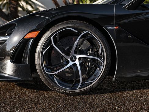 Used 2024 McLaren 750S image 7