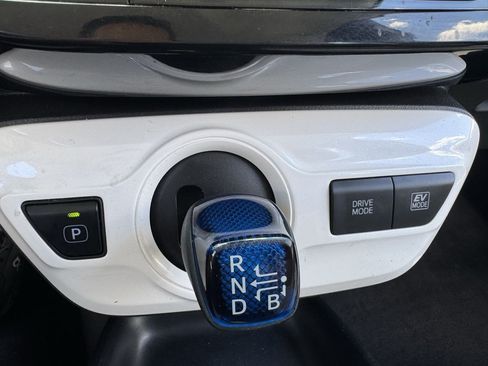 Used 2017 Toyota Prius Two FWD image 25