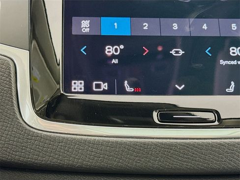 Certified 2025 Volvo XC90 B5 Core image 20