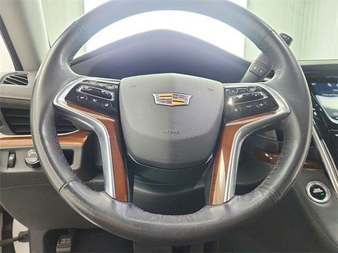 Used 2020 Cadillac Escalade Luxury image 25