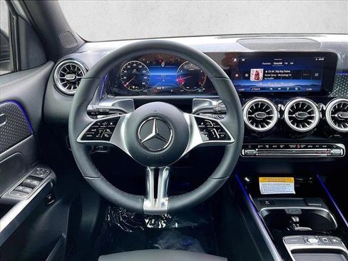 New 2026 Mercedes-Benz GLB 250 image 18