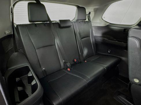 Used 2024 Toyota Grand Highlander XLE image 27