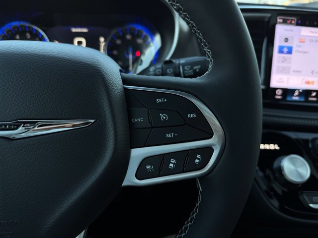 New 2026 Chrysler Pacifica Select AWD/4WD image 36