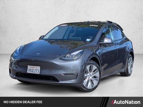 Used 2022 Tesla Model Y Long Range AWD/4WD image 1