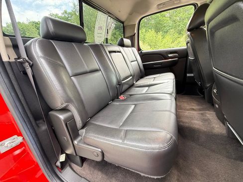 Used 2013 GMC Sierra 2500 SLT w/ Entertainment Package AWD/4WD image 28