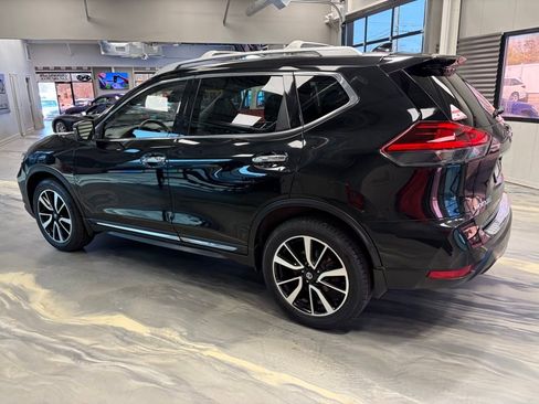 Used 2018 Nissan Rogue SL w/ Premium Package image 38