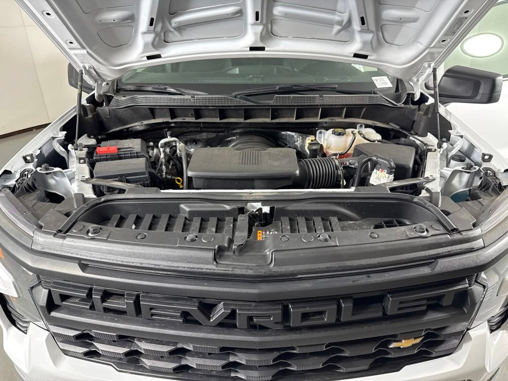Used 2025 Chevrolet Silverado 1500 W/T RWD image 37