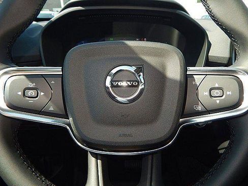 New 2026 Volvo XC40 B5 Plus w/ Protection Package Premier AWD/4WD image 22