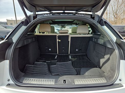 Used 2020 Land Rover Range Rover Velar R-Dynamic S image 29