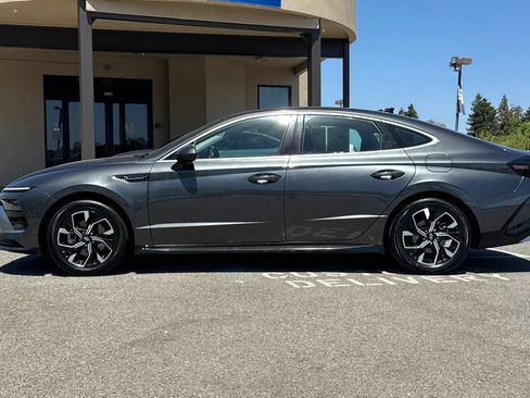 Used 2025 Hyundai Sonata SEL FWD image 7