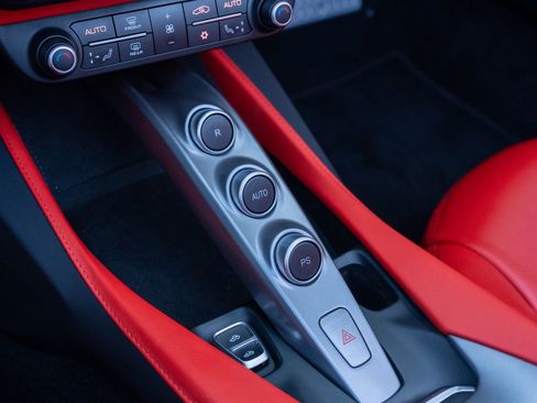 Certified 2019 Ferrari Portofino image 46