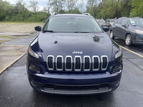 Used 2015 Jeep Cherokee Latitude w/ Cold Weather Group AWD/4WD image 3