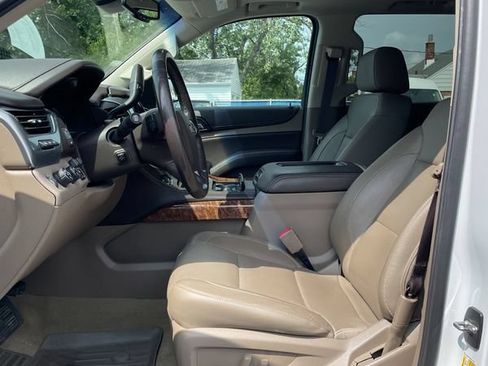 Used 2017 Chevrolet Tahoe Premier AWD/4WD image 4