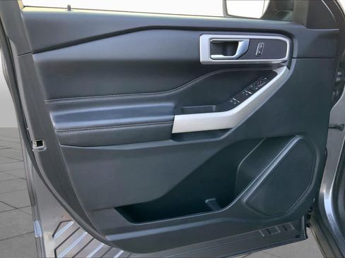 Used 2021 Ford Explorer XLT w/ Equipment Group 202A RWD image 20