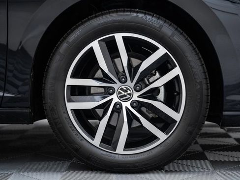 Used 2025 Volkswagen Jetta SE FWD image 15