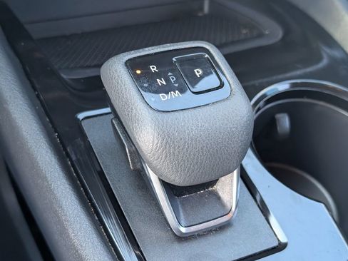 Used 2024 Nissan Rogue S FWD image 22