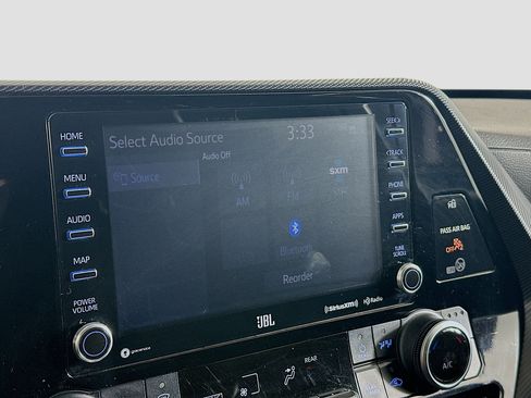 Used 2021 Toyota Highlander XSE AWD/4WD image 19