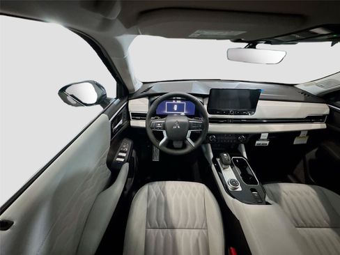 New 2026 Mitsubishi Outlander SEL FWD image 3