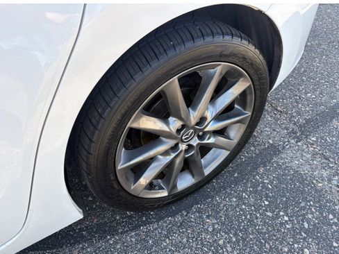 Used 2018 MAZDA MAZDA3 Touring image 3