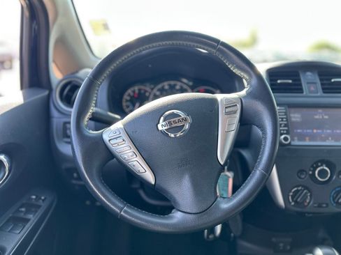 Used 2019 Nissan Versa Note SV FWD image 19