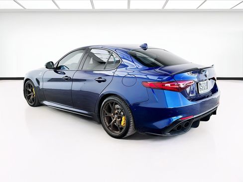 Used 2017 Alfa Romeo Giulia Quadrifoglio image 6