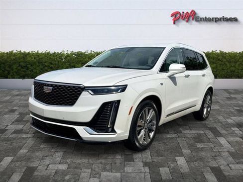 Used 2022 Cadillac XT6 Premium Luxury w/ Technology Package FWD image 5