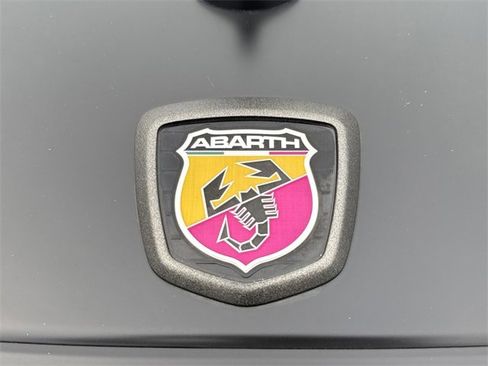 Used 2019 FIAT 124 Spider Abarth w/ Convenience Group image 16