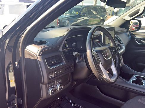Used 2023 GMC Yukon XL SLE w/ Gmc Pro Safety Plus Package AWD/4WD image 10
