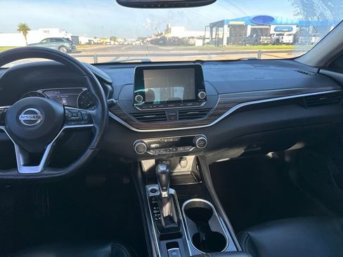 Used 2020 Nissan Altima 2.5 Platinum FWD image 10
