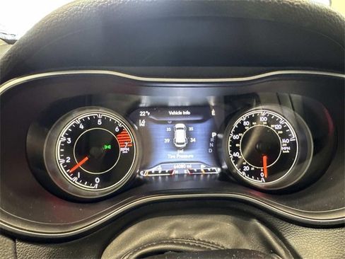 Used 2023 Jeep Cherokee Altitude Lux image 9