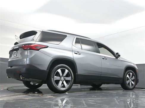 Used 2023 Chevrolet Traverse LT w/ LT Premium Package image 32