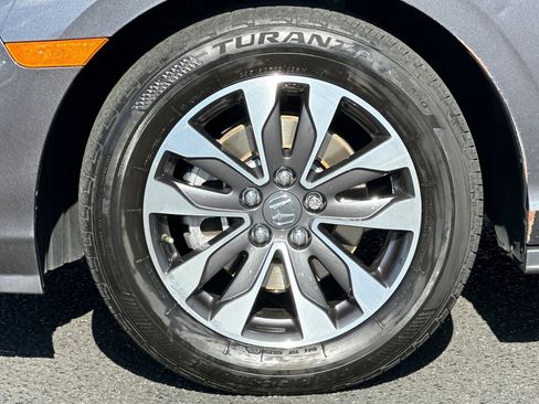Used 2024 Honda Odyssey EX-L image 12
