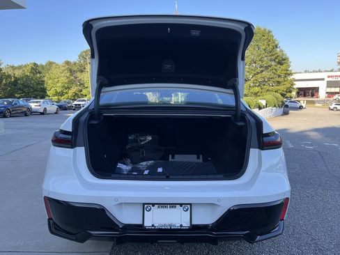 Used 2025 BMW i7 eDrive50 w/ M Sport Package image 33