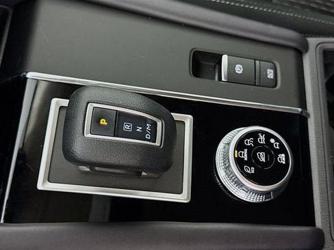 Used 2024 Mitsubishi Outlander ES image 16