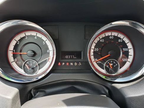 Used 2018 Dodge Grand Caravan SE w/ UConnect Hands-Free Group FWD image 24
