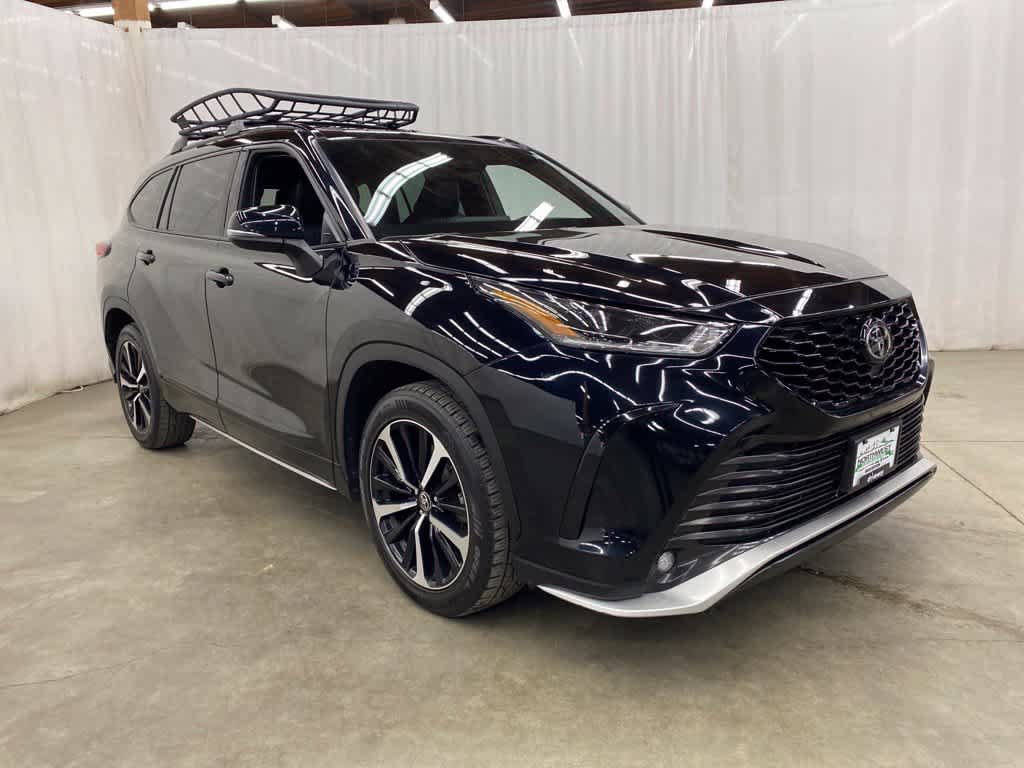 Used 2021 Toyota Highlander XSE AWD/4WD image 8