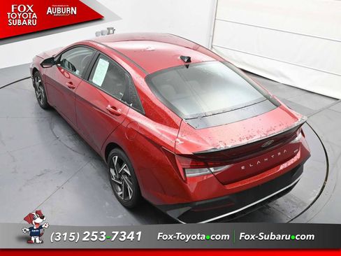 Used 2025 Hyundai Elantra SEL image 24