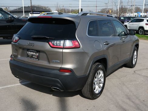 Used 2019 Jeep Cherokee Latitude w/ Cold Weather Group AWD/4WD image 7