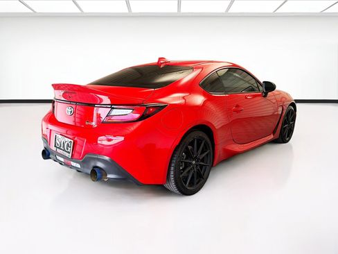 Used 2023 Toyota GR86 Premium w/ ALL Weather Mat Package (TMS) RWD image 4
