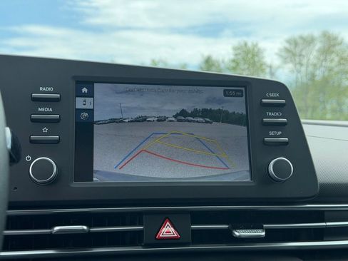 New 2026 Hyundai Elantra Hybrid FWD image 15